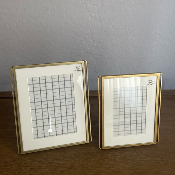 4”x6” Wire-Edge Brass Picture Frame Antique Finish - Hearth & Hand Magnolia - Picture 6 of 8